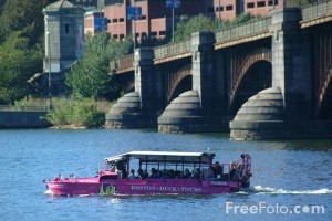 Boston-Duck-Tours-land-water-vehicle-on-the-Charles-River--Boston--Massachusetts_web